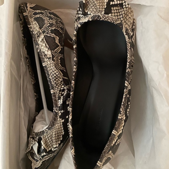Isabel Marant brand new purchased from Barney’s. Comfortable fit size 9. - Picture 3 of 4
